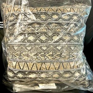 Decorative Pillow, 16” NWT